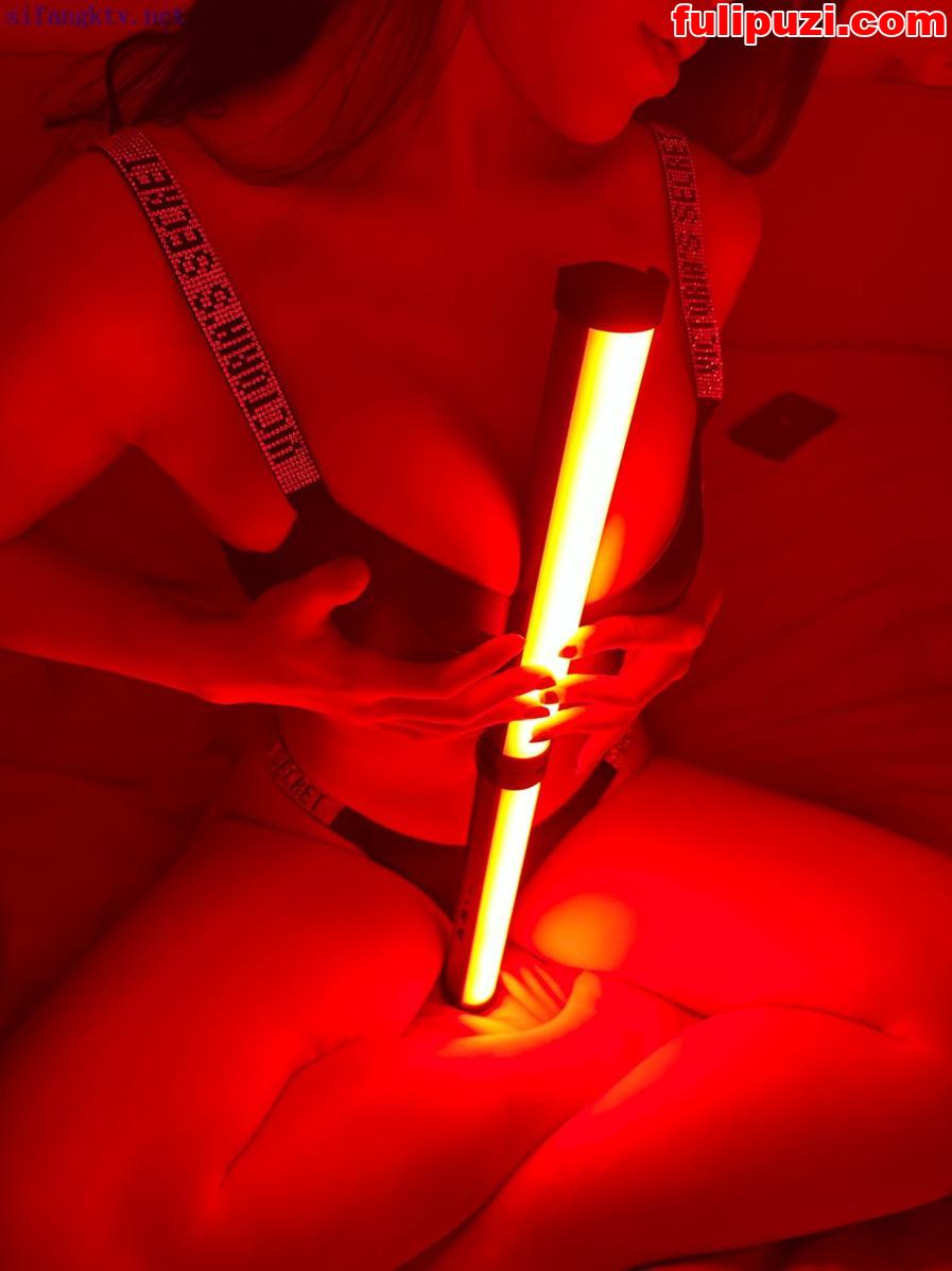 【重磅】抖音134万粉【铁锤姐姐】微密圈2888VIP全套付费【2412P+467V/15.6G】