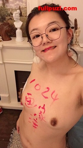极品绝版首发！艺术和色情一起搞！身材丰满的露脸一线天骚B【画家洋洋】大尺度私拍20套合集【1669P/391M】