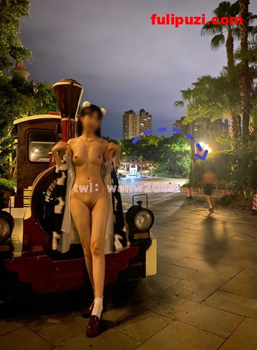 清纯又淫荡的反差萌妹【WANW】爱露出 萝莉装操场图书馆露逼天台楼道口交【63P+7V/102M】
