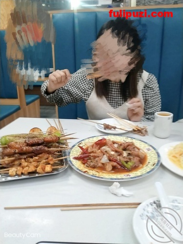 朋友妻我来骑！ 海角大神趁醉酒拿下朋友表面高冷的媳妇酒店女仆装内射【166P+4V/398M】