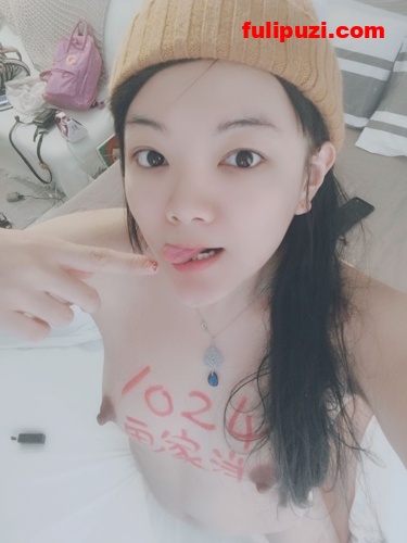 极品绝版首发！艺术和色情一起搞！身材丰满的露脸一线天骚B【画家洋洋】大尺度私拍20套合集【1669P/391M】