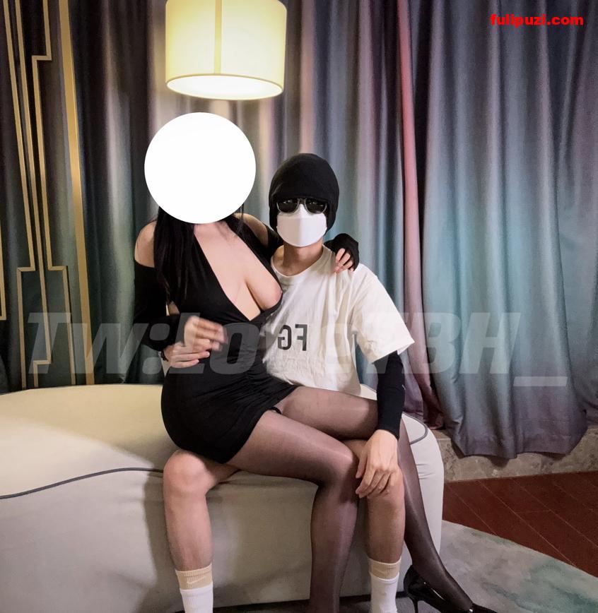 推特47万粉丝约炮大神【韦小宝】福利 会潮喷的02年176长腿微博网红千里送B【47P+65V/673M】
