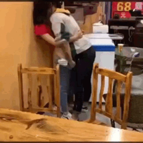 tumblr绝版系列：地铁开搞、婚闹摸鸡！ 博主【小情趣】各种恶趣味成人小视频【713V+71P/3.56G】