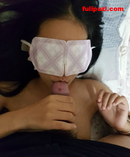 百度云泄密系列4-两位同校女生，被同一个男生拍出做爱吃屌露点【68P+2V/50M】