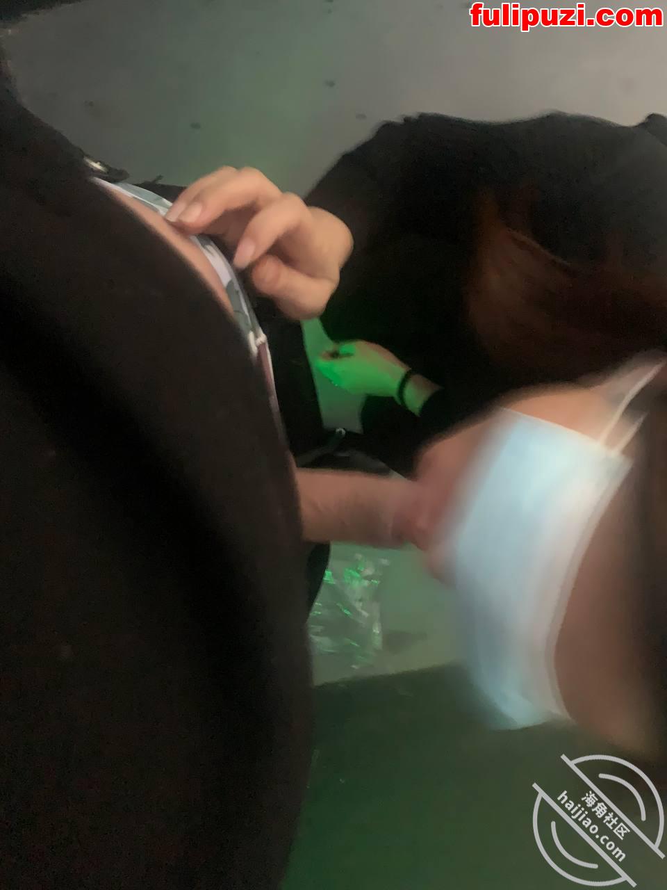 海角【灌满妈妈的每一天】乱伦合集 陪妈妈过生日红酒果酒齐上阵醉奸妈妈【166P+11V/1.22G】