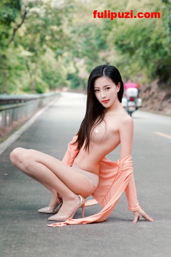 推荐！秀人网美模（杨紫嫣）小子怡Alice大尺度写真套图+视频全5套【1108P+2V/11.3G】