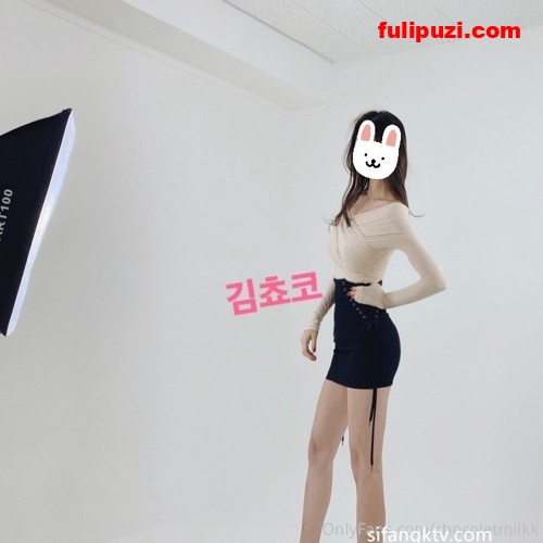 OnlyFans极品巅峰人妻chocoletmilkk（巧克力牛奶） 漫画标配身材第二弹【58P+24V/5.73G】