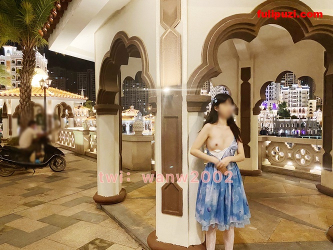 清纯又淫荡的反差萌妹【WANW】爱露出 萝莉装操场图书馆露逼天台楼道口交【63P+7V/102M】