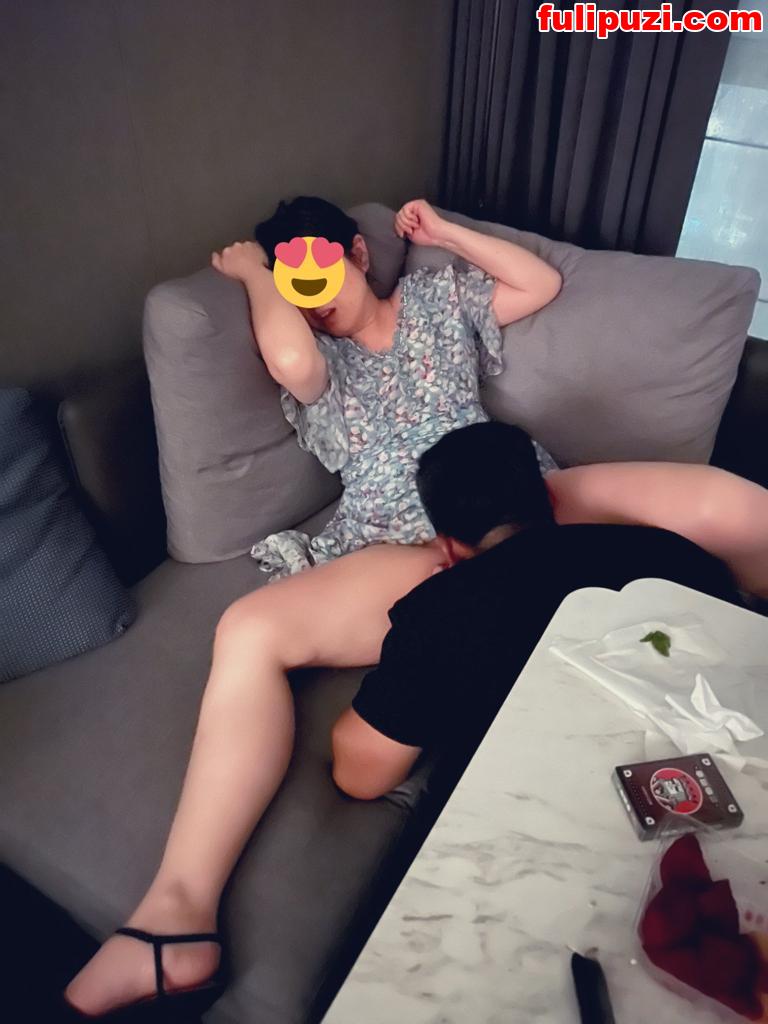 推特极品人妻【老公不要停】性爱福利 完美长腿炮架被深深插入刺激3P【441P+82V/306M】