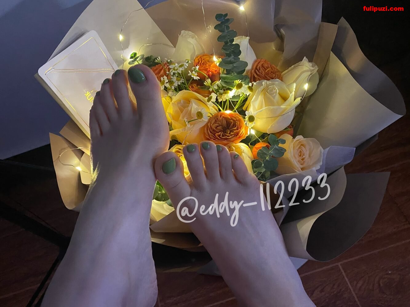推特素人榨精女王【EddyS__z】疯狂折磨鸡巴 一小时四次让奴隶疯狂扭动求饶【139P+140V/3.4G】