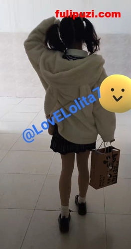 推特大神【LovELolita7】约炮精品嫩妹学生 抓着马尾辫对着妹子疯狂后入输出【236P+113V/1.14G】
