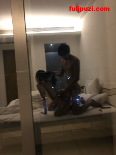 抖音网红牛逼姐与健身腹肌男友交配性爱私拍流出 对镜女上位疯狂作业！【14V+6P/20M】