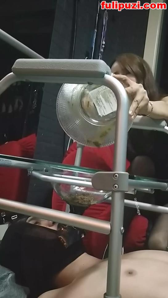 【极品重口】七公主愉悦夫妻S 黄金圣水调教&大奶女奴毒龙舔逼羞辱【13V/2.64G】
