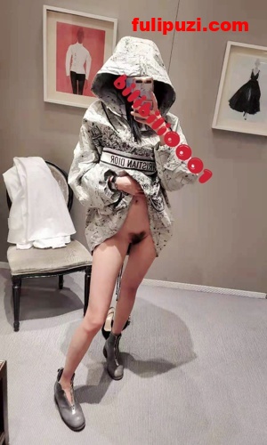 长腿黑丝满分身材！ 性瘾退役空姐【bilibili】推特福利露出自拍【2400P+110V/873M】