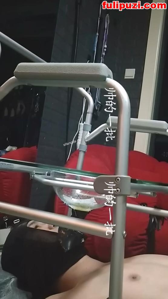 【极品重口】七公主愉悦夫妻S 黄金圣水调教&大奶女奴毒龙舔逼羞辱【13V/2.64G】