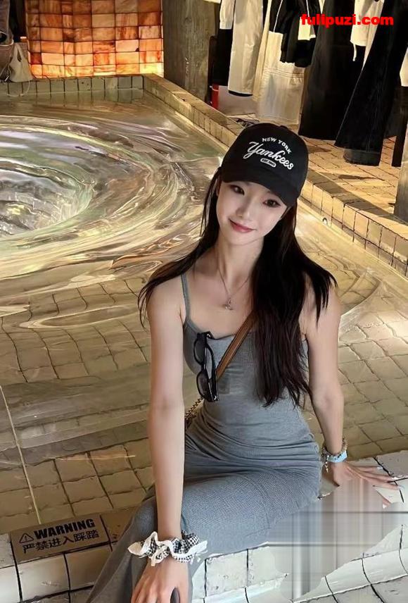 北京市海韵艺术学校芭蕾舞妹子 胡妍慈给金主定制裸舞还偷拍舞伴换衣【7P+1V/106M】