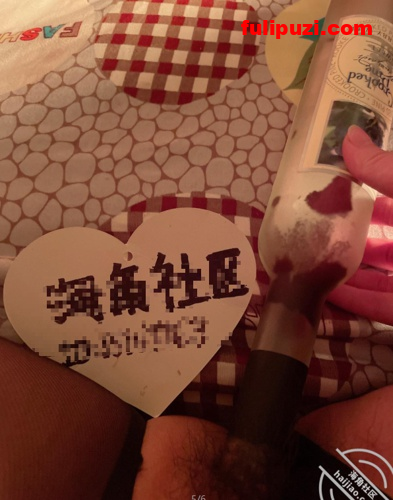 收费论坛超强乱伦首发！性瘾女S勾引哥哥吃冰棒口交&调教表妹和妹夫成夫妻奴【217P+13V/1.15G】