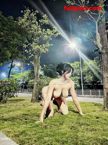 大奶美女【pickkkku】推特放飞自我 飞机上人前露脸露出玩刺激【78P+65V/191M】