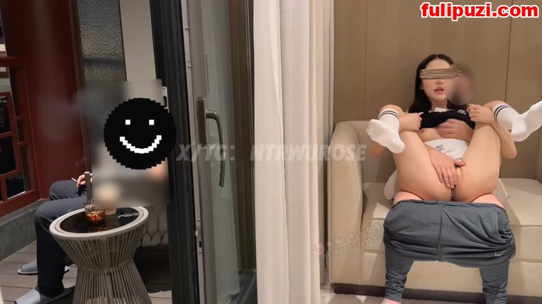 推特新晋网红人气绿帽NTR淫妻ROSEWU合集 吃蛋糕鸡巴开档黑丝被操到喷水【50V/15.4G】