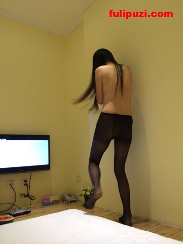 百度云泄密系列38-学妹自拍、看似生活水平很高的良家少妇日常+情侣酒店拍摄【1000P+2V/2G】