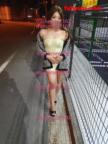 超市大秀透视装乳晕超大！ 推特母狗日本人妻【おいらん】淫贱露出秀【143P+2V/46M】
