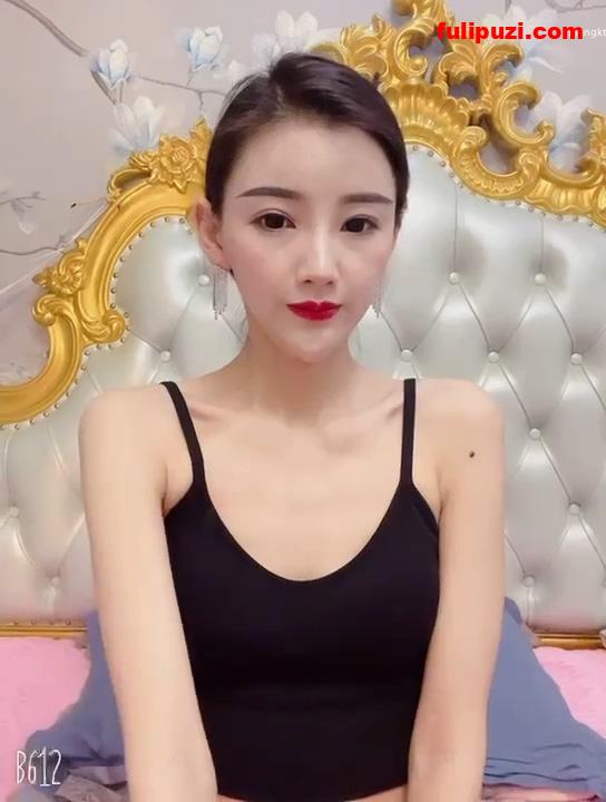 劲爆 ！高颜值东航在职空姐自拍性爱约炮视频流出【42V/588M】