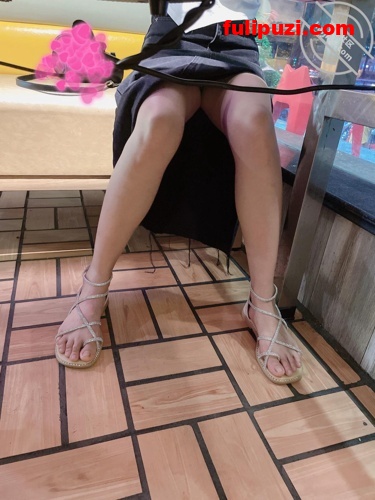 海角大神强奸少妇邻居全记录 厨房爆操真空美女邻居用精液给她儿子加餐【577P+24V/9.26G】