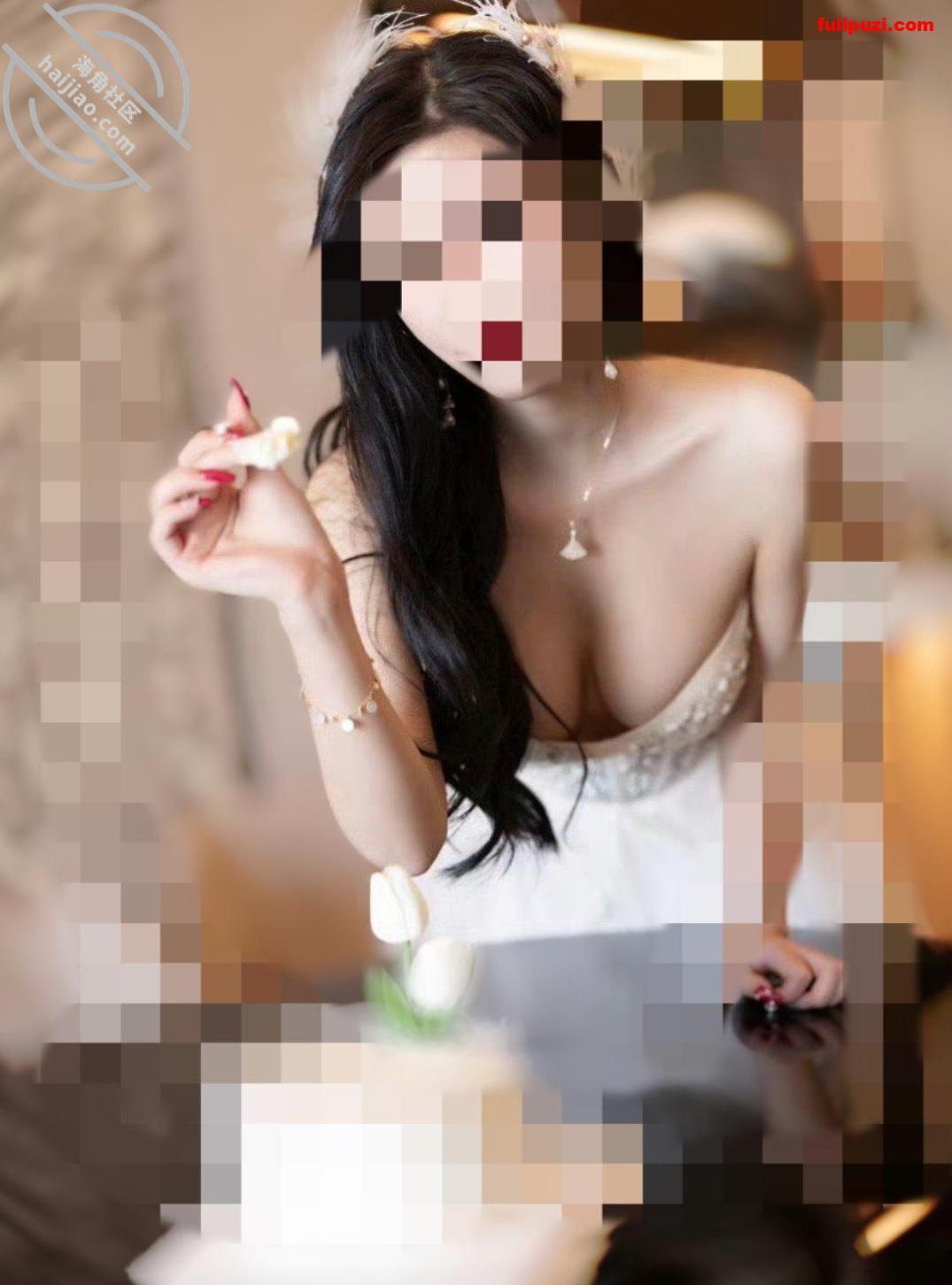 海角大神玩弄丰乳肥臀的少妇邻居全记录 老公在家睡觉跑出来被我操夹着精液回家【939P+50V/4.92G】
