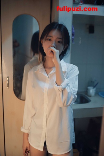 tumblr绝版系列：lao47大佬各种萌妹高清诱惑露脸自拍【93P/350M】