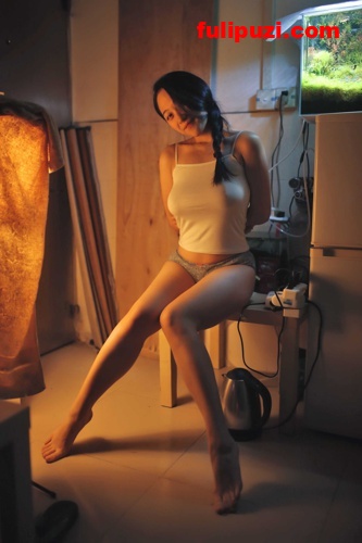 tumblr绝版系列：lao47大佬各种萌妹高清诱惑露脸自拍【93P/350M】