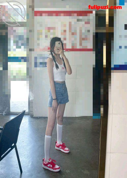 海角大神【爱上自己的八旗子弟亲妹妹】乱伦全集 术后首次激情抽插内射精液和眼泪齐流【220P+6V/1.73G】