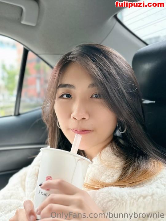 台湾36D高颜值露脸纯欲少女【bunnybrownie】onlyfans付费福利【1459P+417V/9.67G】