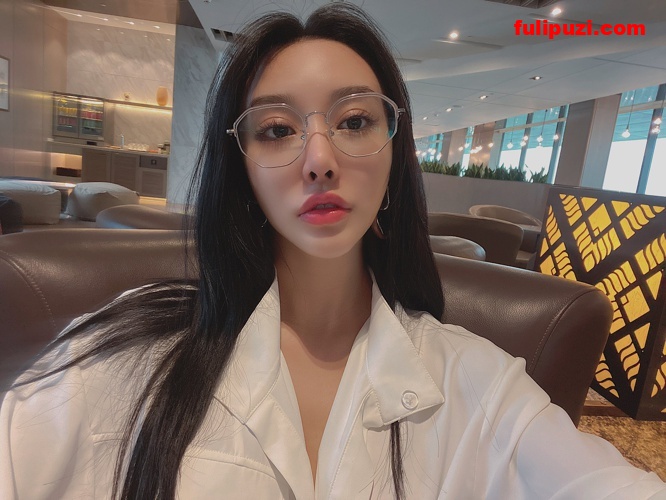 自制Ai去衣！丰乳肥臀身材爆炸！高颜值健身婊【SongyuxinH】推特福利自拍【138P+8V/43M】