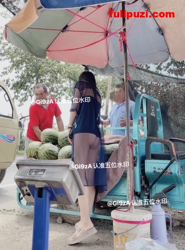 专注人前露出勾引老大爷 长腿露出女神【浅笑心柔】推特牛x露出作品【560P+243M/967M】