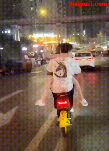 推特猎奇啪啪啪小视频系列5 浪女飞机上扣穴自慰4百合床上激情互吻【180V/642M】