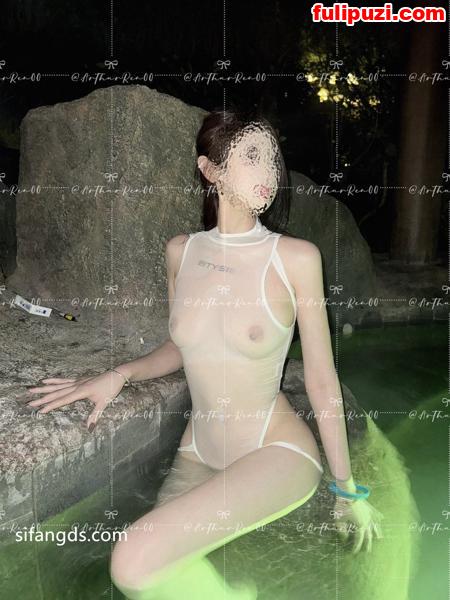 顶级白富美反差女神【RenXing】户外大胆露出挑战【158P+23V/282M】