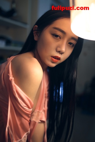 tumblr绝版系列：lao47大佬各种萌妹高清诱惑露脸自拍【93P/350M】
