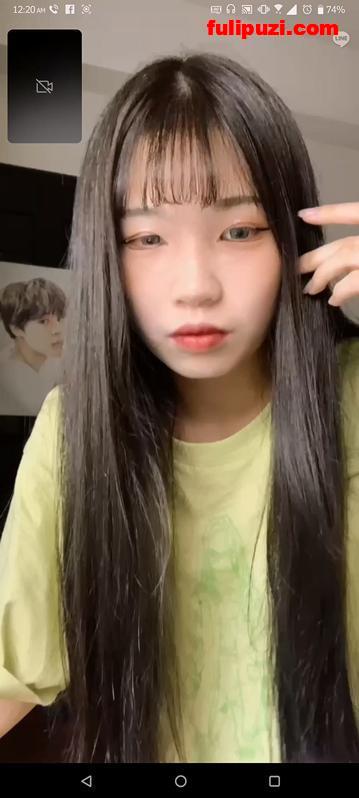 网络面试冒充机器人忽悠美女大学生脱光了 看看身材怎么样【7V/530M】