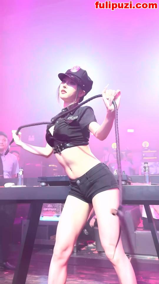 【网红女DJ现场大尺度热舞合集】 真空乳沟后摇跪摇性感死了【39V/5.18G】