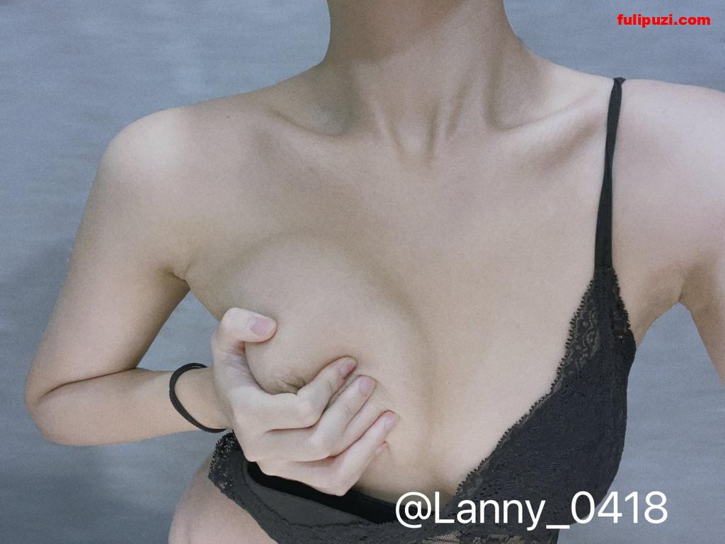 气质美女【Lanny_0418】推特福利 小穴阀门关不上流水直拉丝【218P+13V/89M】