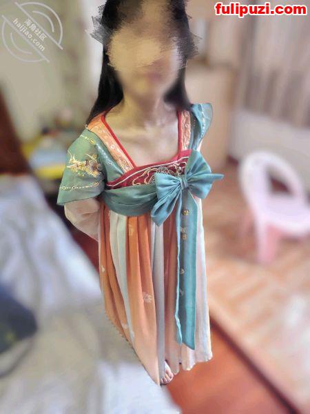 海角鬼父和04年可爱女儿恬恬乱伦 诱导女儿最后强插破处内射女儿崩溃哭泣【113P+2V/320M】