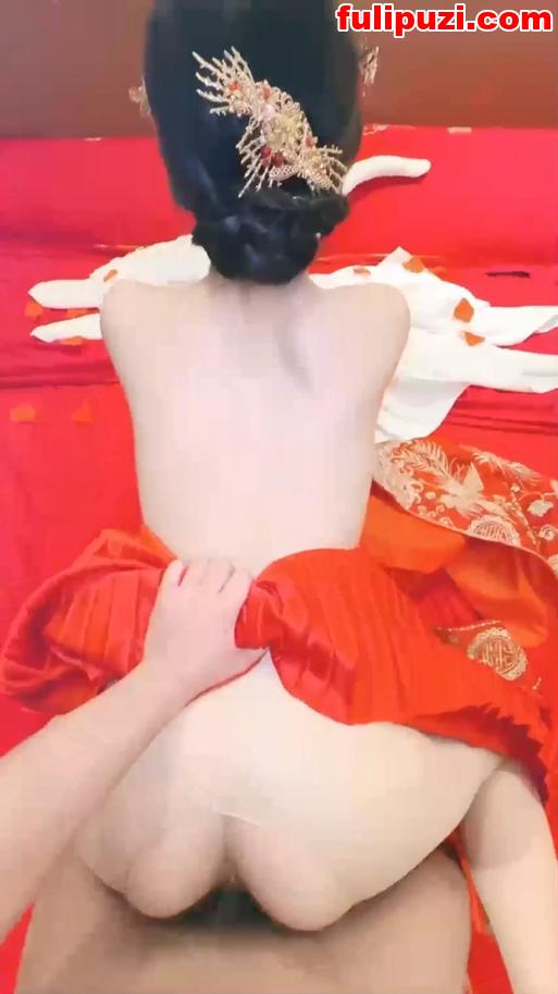 会喷水的亲姐姐️ ！亲姐新婚前夜红色婚纱把我叫到身边说姐姐今晚最后一次给你【1V/853M】