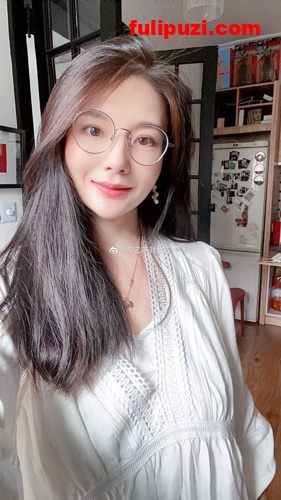 退圈女神归来！王动王牌模特甲乙丙我姓丁推特最全自拍露出作品集【1712P+212V/1.55G】