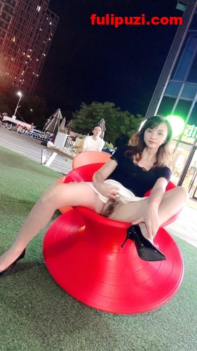 最近超火的露出红人悠悠姐推特福利图片+小视频合集【27V+17P/127M】