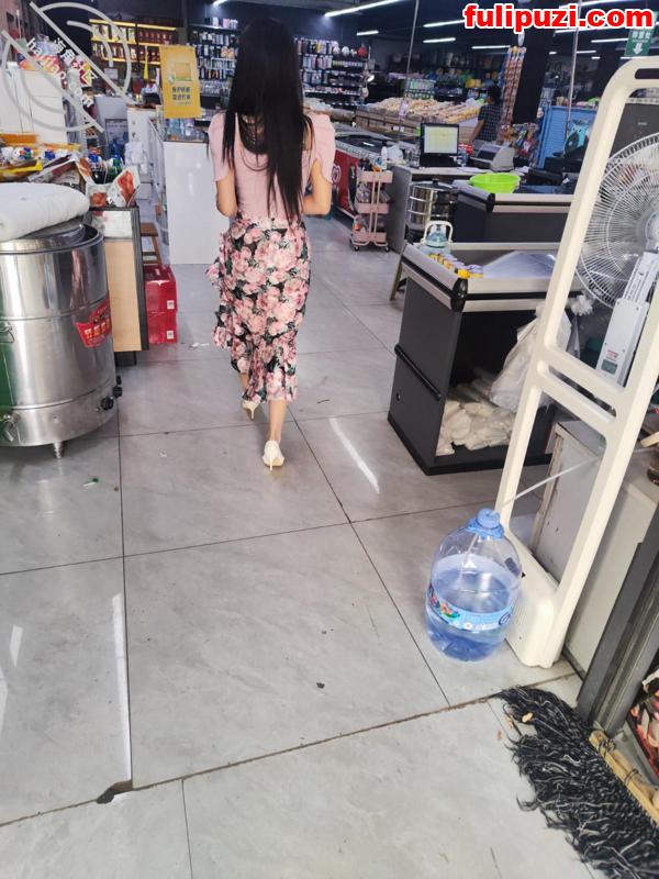 海角【爱穿丝袜的亲嫂子】乱伦合集 成功上垒嫂子没想到是个白虎淫水喷了一地【187P+15V/2.55G】