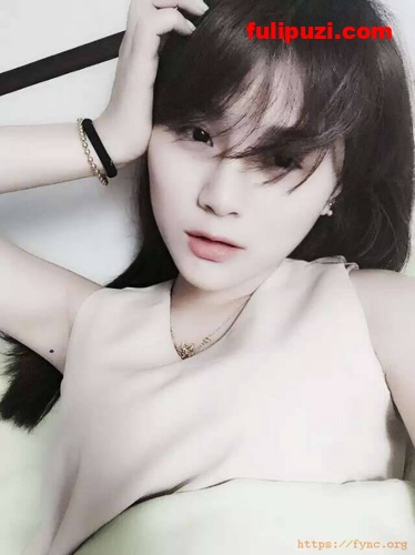坑女友精选：曾经很火的少妇！风骚露出自拍合集【125P/75M】