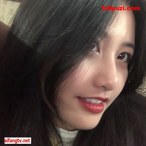 极品泄密！杭州西湖区高颜值李苗苗图影流出 完美蜜桃臀无套后入【46P+5V/1.18G】
