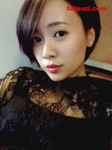 坑女友精选：曾经很火的少妇！风骚露出自拍合集【125P/75M】