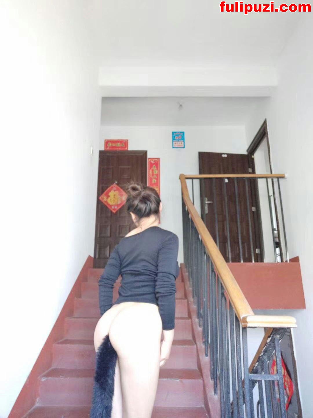 推特河南夫妻【k夫妻】性爱自拍 露出调教口暴颜射劈腿露B【221P+170V/213M】