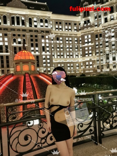 长腿退役空姐Amysexyy推特福利 疯狂户外露出秀完美C罩杯身材【200P+100V/1G】
